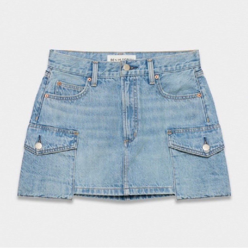 Aritzia Denim Forum the '90s cargo mini denim skirt 24
